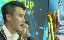 Người hâm mộ chào đón cúp vàng AFF tới Việt Nam
