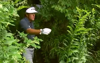 Khi các tay golf trổ tài cứu bóng