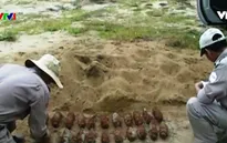 Quảng Trị: Phát hiện hầm chứa 21 quả đạn pháo tại nhà dân