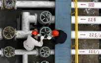 Sản lượng dầu ngoài OPEC dự báo tăng cao