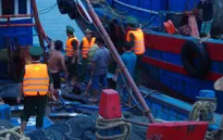 Quảng Trị: Cứu 2 tàu cá gặp nạn trên biển