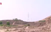 TT-Huế: Ồ ạt khai thác đất trái phép dưới hành lang an toàn lưới điện