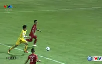 VIDEO V.League 2016: Đình Tùng trừng phạt sai lầm hàng thủ đội khách!