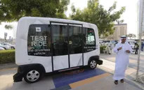 Xe bus không người lái ở Dubai