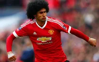 Man Utd bất ngờ gia hạn hợp đồng với "tội đồ" Fellaini