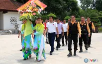 Hoạt động "Uống nước nhớ nguồn" của BTC Giải xe đạp quốc tế VTV Cúp Tôn Hoa Sen 2016