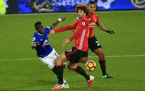 Mourinho trần tình việc sử dụng "tội đồ" Fellaini