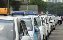 Giá xăng giảm, doanh nghiệp taxi buộc phải giảm giá cước
