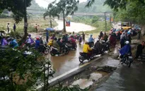 Giao thông nông thôn gặp khó khăn sau lũ