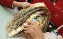 Thiệt đủ đường khi giữ vàng SJC 1 chữ
