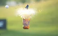 Cuộc thi đánh bóng trúng chai của các tay Golf