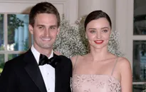 Miranda Kerr đang chuẩn bị váy cho đám cưới lần 2