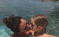 Victoria Beckham gây tranh cãi khi đăng ảnh hôn con gái bằng môi