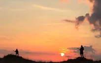 Café Sáng cuối tuần: "Đã mắt" với hình ảnh trong MV nhạc phim Fan cuồng