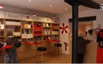 Hiệu sách in theo yêu cầu hút khách ở Paris, Pháp