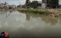 Nguy hiểm rình rập từ các hố nước tại dự án kênh Tham Lương