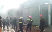 TP.HCM: Cháy cơ sở vàng mã, 10 nhà dân bị ảnh hưởng