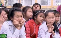 Hành trình gian nan đi tìm con chữ của các em học sinh đảo Vạn Gia