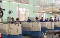 Thất nghiệp, cử nhân thi nhau đi học nghề tìm việc