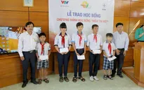 "Niềm tin Việt" đến miền Trung, đồng hành cùng trẻ em nghèo vượt khó