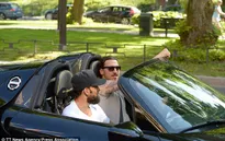 Ibrahimovic vi vu trên Porsche mui trần trước thềm Euro 2016