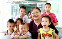 Cảm phục người phụ nữ nuôi dưỡng hàng trăm đứa trẻ khuyết tật