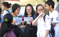 Thi THPT chuyên 2016: Thí sinh thở phào vì đề Văn dễ