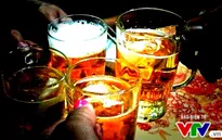 Uống rượu bia vô tội vạ, coi chừng những bệnh này