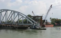 Hoàn thành lai dắt 3 nhịp dầm cầu Ghềnh mới