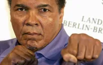 Tay đấm huyền thoại Muhammad Ali nhập viện vì viêm phổi