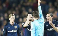 Fernando Torres vẫn cay cú thẻ đỏ phải nhận trước Barca ở Champions League
