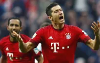 Lewandowski toả sáng, Bayern đè bẹp Schalke