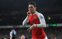 Arsenal giữ chân Ozil bằng mức lương lịch sử
