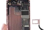 iPhone SE vẫn "sống nhăn" sau hơn 1 giờ "dầm nước"