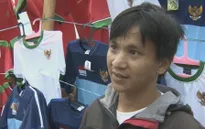 CĐV ĐT Indonesia háo hức sắm sửa vật dụng cổ vũ đội nhà