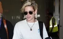 Kristen Stewart công khai nắm tay tình cũ
