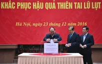 Lãnh đạo Chính phủ quyên góp ủng hộ đồng bào bị lũ lụt