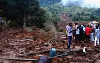 150 người bị chôn vùi do lở đất ở Sri Lanka