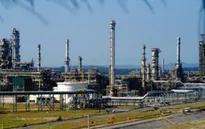 Xăng dầu giảm, Nhà máy lọc dầu Dung Quất gặp khó khăn