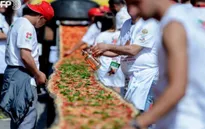 Kỷ lục bánh pizza dài nhất thế giới