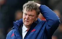 Van Gaal: Tôi có tức giận cũng không ra sân hò hét như Sir Alex