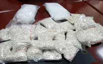 Điện Biên: Bắt giữ đối tượng vận chuyển 3 bánh heroin và 1.600 viên ma túy