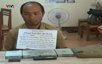 Bắt đối tượng vận chuyển 4 bánh heroin từ Lào về Việt Nam