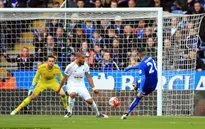 Mahrez chớp cơ hội mở tỉ số cho Leicester City