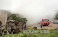 Cháy lớn thiêu rụi xưởng sản xuất giấy tại Bình Dương
