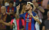 Messi vượt mặt Ronaldo tại Champions League