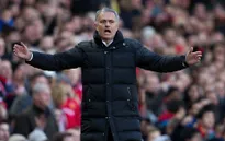 Manchester United 1-1 Arsenal: Wenger hài lòng, Mourinho tiếc nuối
