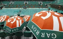 Pháp mở rộng: Djokovic hài hước khi lần thứ 2 bị hoãn trận đấu