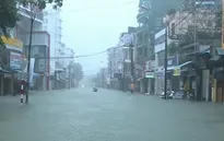 Mưa to, ngập úng gây thiệt hại nặng tại các tỉnh miền Trung