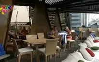 Nhiều người dân Singapore chọn đón Tết gần nhà